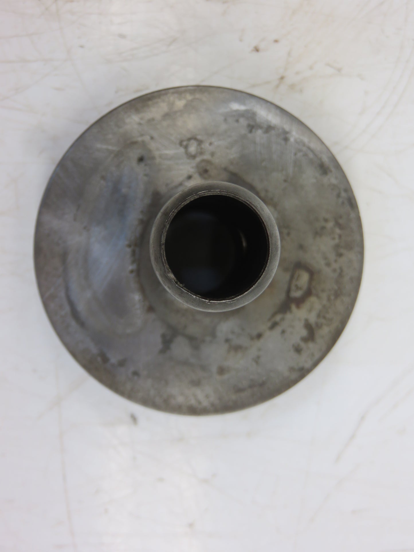 AA2096R John Deere Oil Filter Outlet For A, B, D, G, R, 50, 60, 70, 520, 620, 720, 530, 630, 730