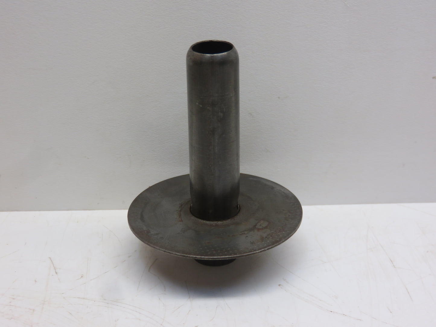 AA2096R John Deere Oil Filter Outlet For A, B, D, G, R, 50, 60, 70, 520, 620, 720, 530, 630, 730