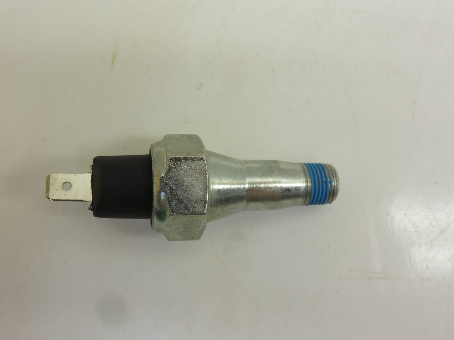 AR27977 John Deere Oil Pressure Switch For 720, 820, 730, 830, 1010, 2010, 3010, 4010