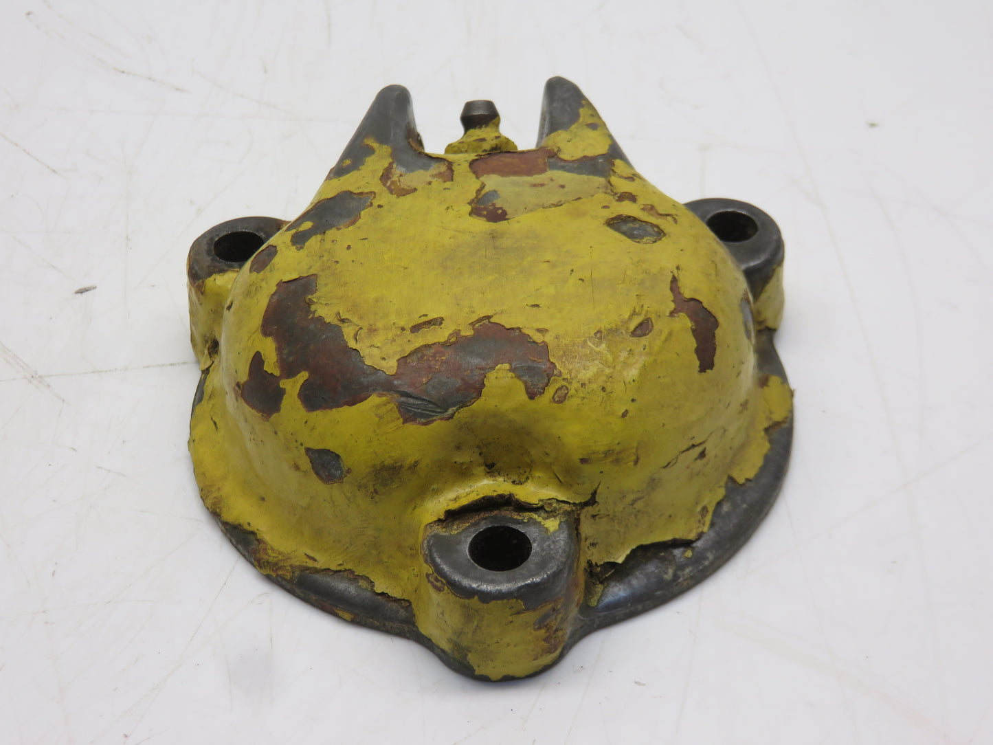 A1555R John Deere Front Hub Cap For 3010, 4010, 5010, 3020, 4000, 4020