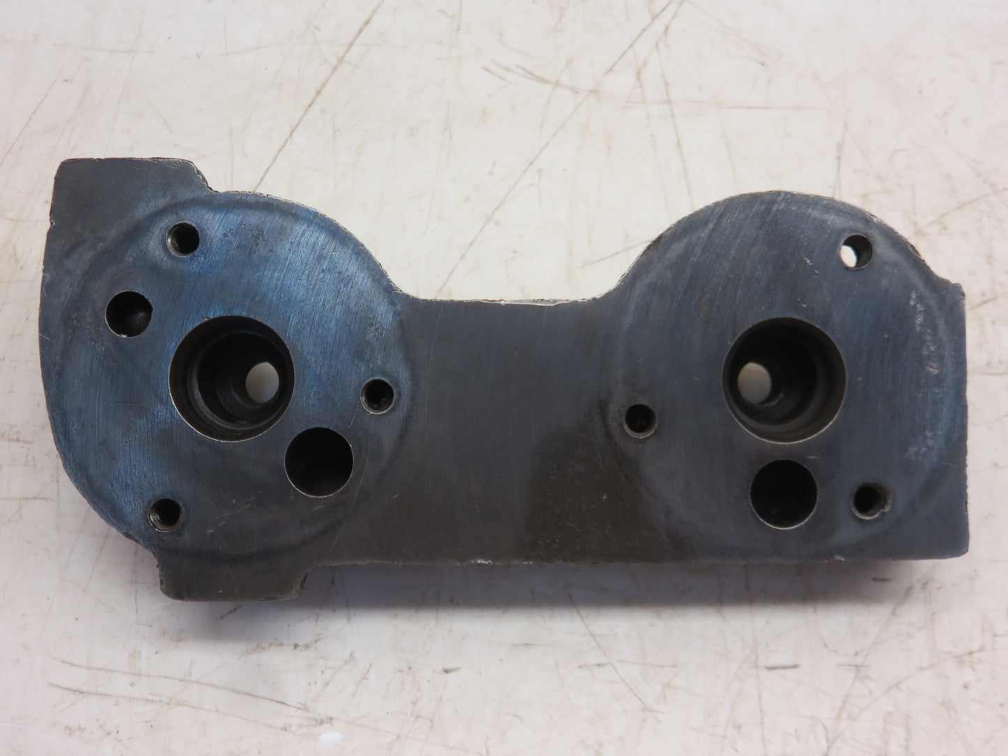 AR902R, R417R John Deere Oil Filter Head For R