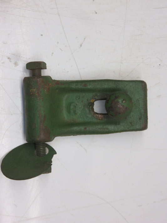 Y4968B John Deere NOS Tongue Adjusting Bracket For 999, 919 Planter