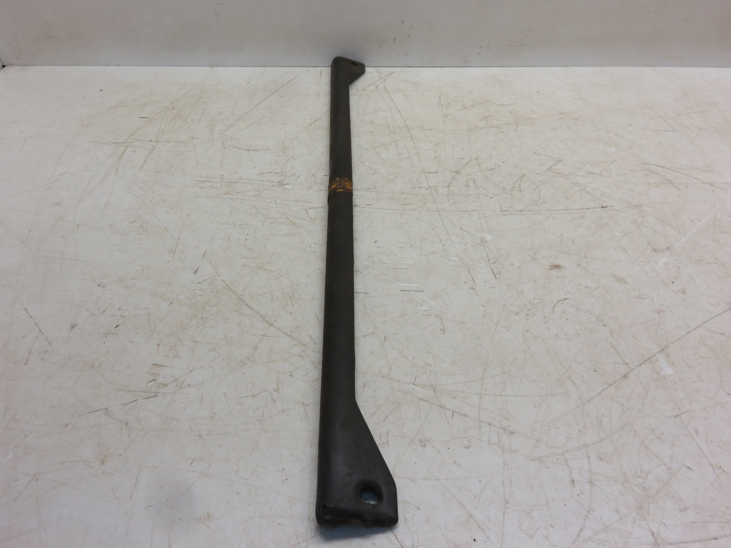 R40423 John Deere NOS Battery Hold Down Clamp For 2510, 3010, 4010, 3020, 4020
