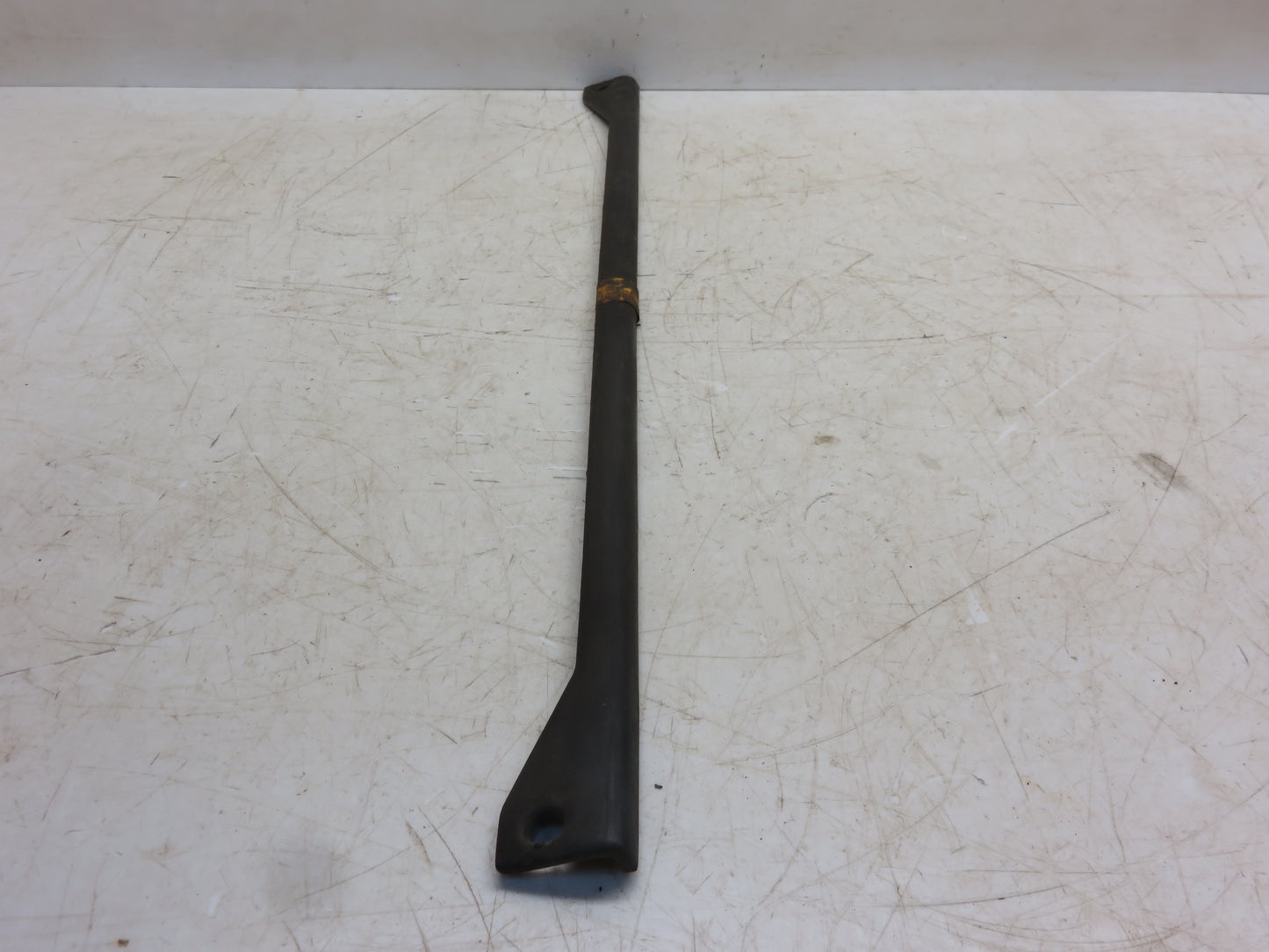 R40423 John Deere NOS Battery Hold Down Clamp For 2510, 3010, 4010, 3020, 4020