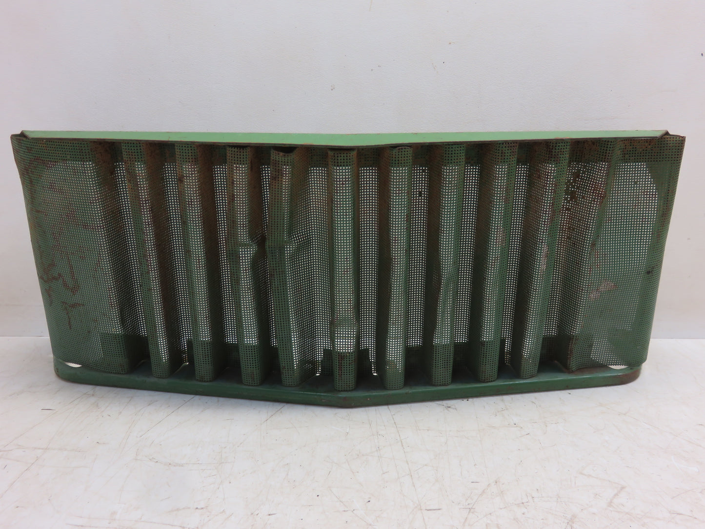 AR26494 John Deere Front Grille Screen For 3010, 3020