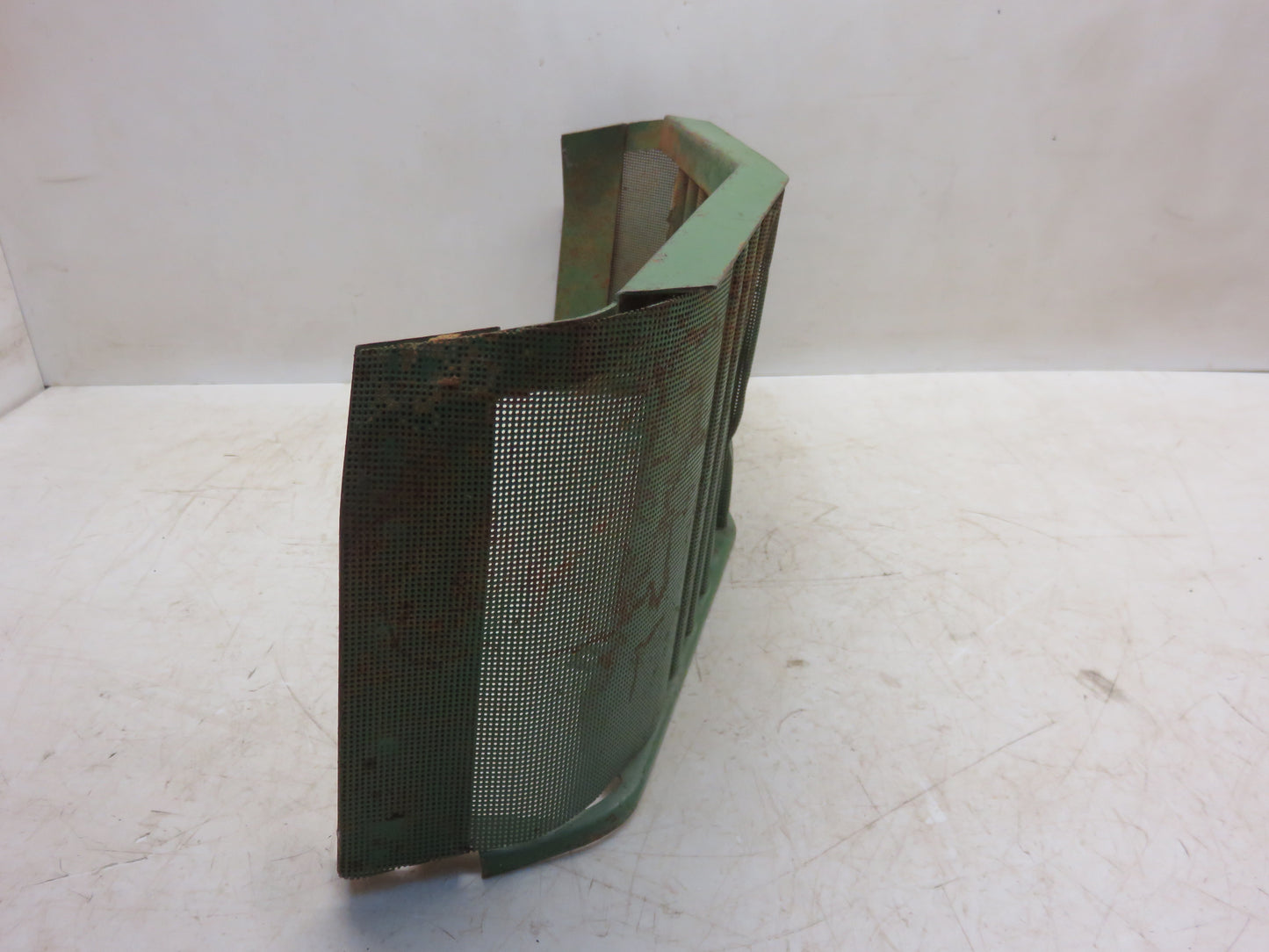 AR26494 John Deere Front Grille Screen For 3010, 3020