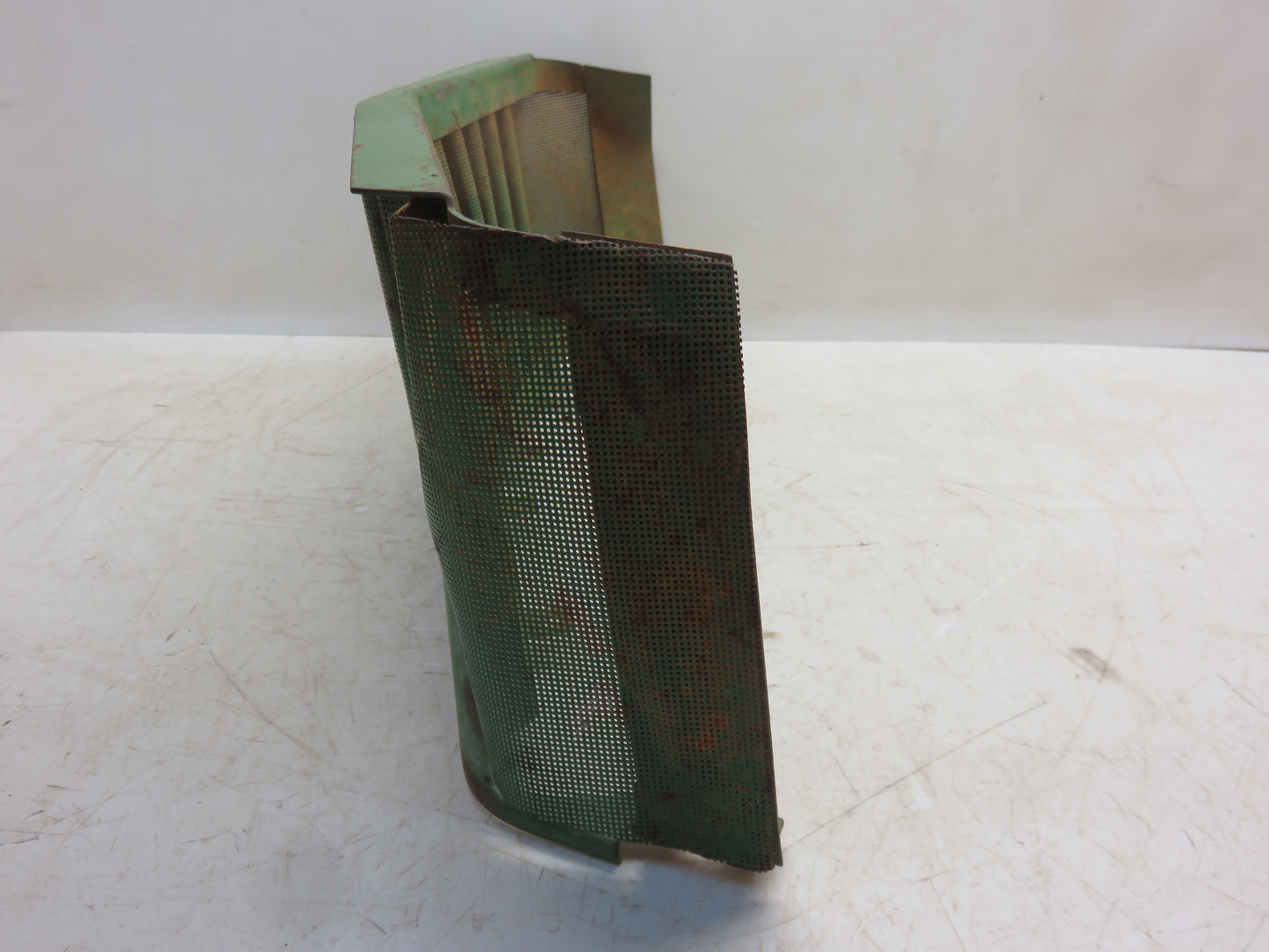 AR26494 John Deere Front Grille Screen For 3010, 3020