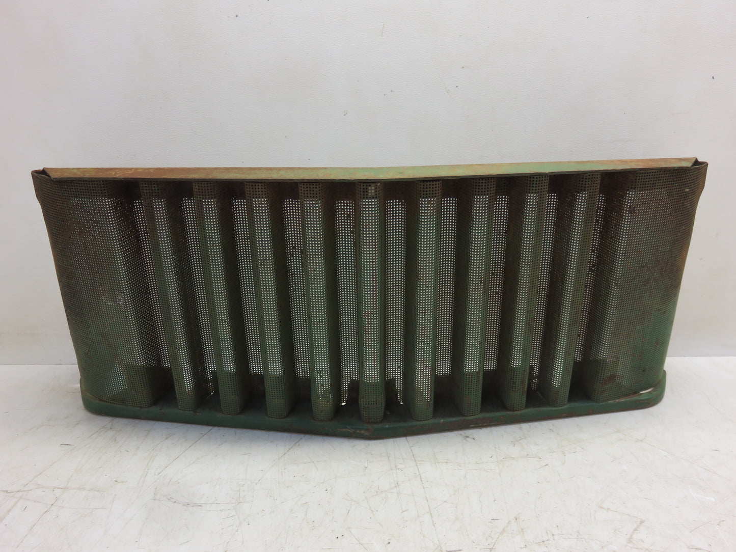 AR26494 John Deere Front Grille Screen For 3010, 3020