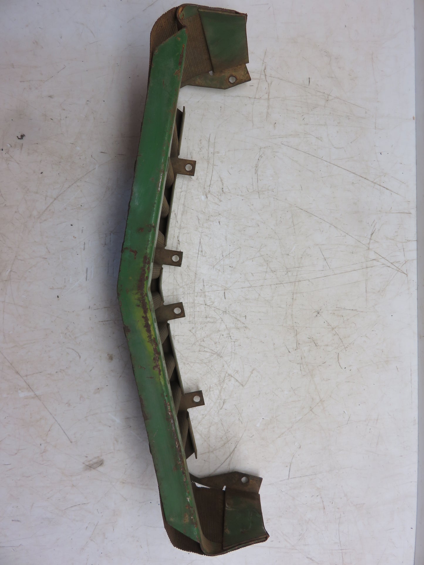 AR38233 John Deere Front Grille Screen For 2510, 2520