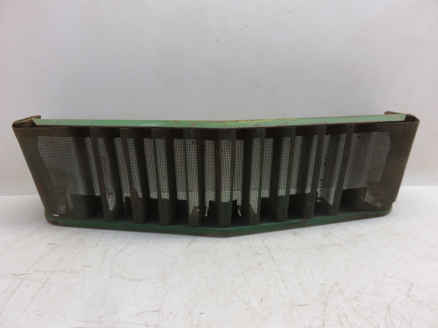 AR38233 John Deere Front Grille Screen For 2510, 2520