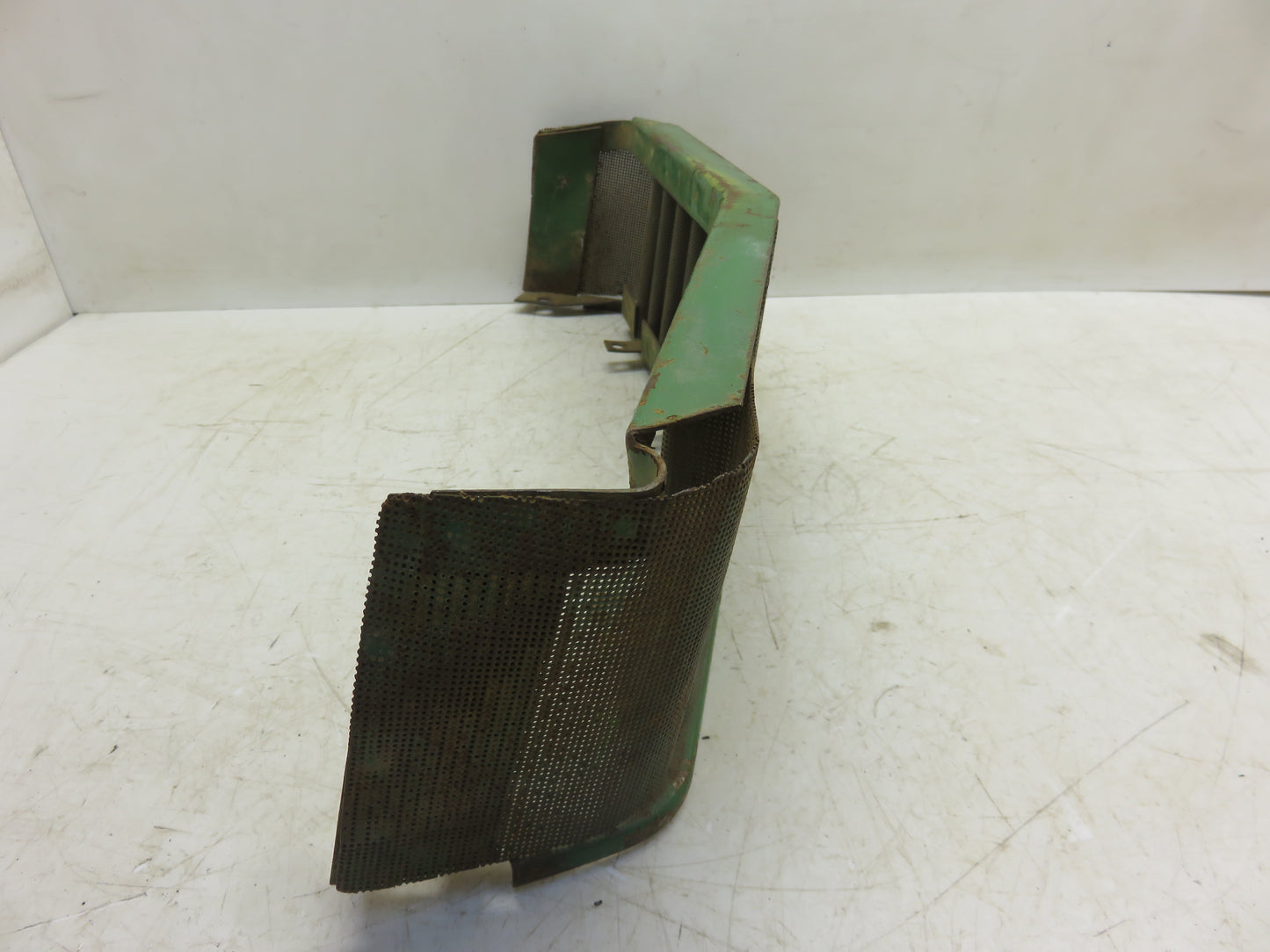 AR38233 John Deere Front Grille Screen For 2510, 2520