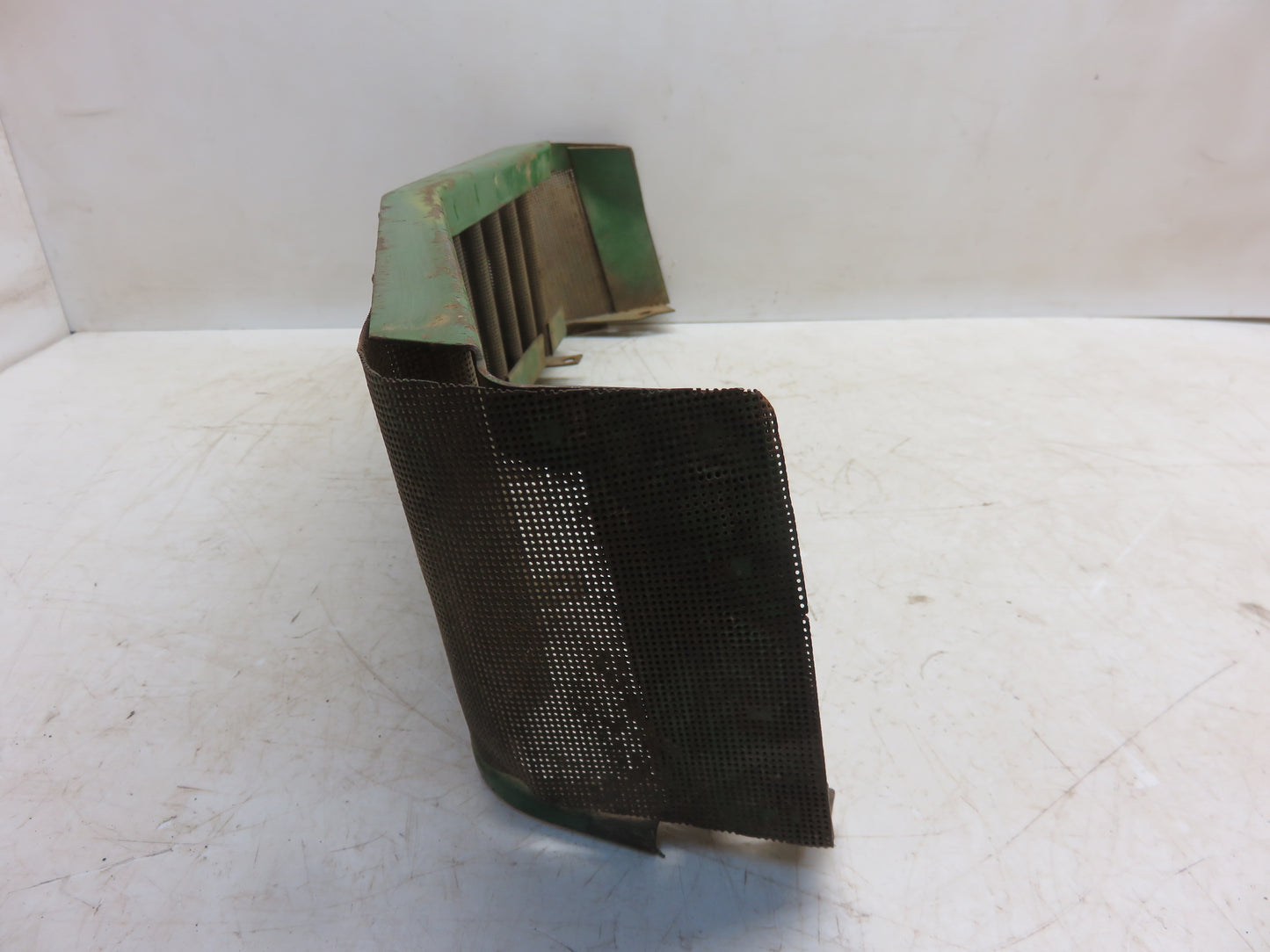 AR38233 John Deere Front Grille Screen For 2510, 2520
