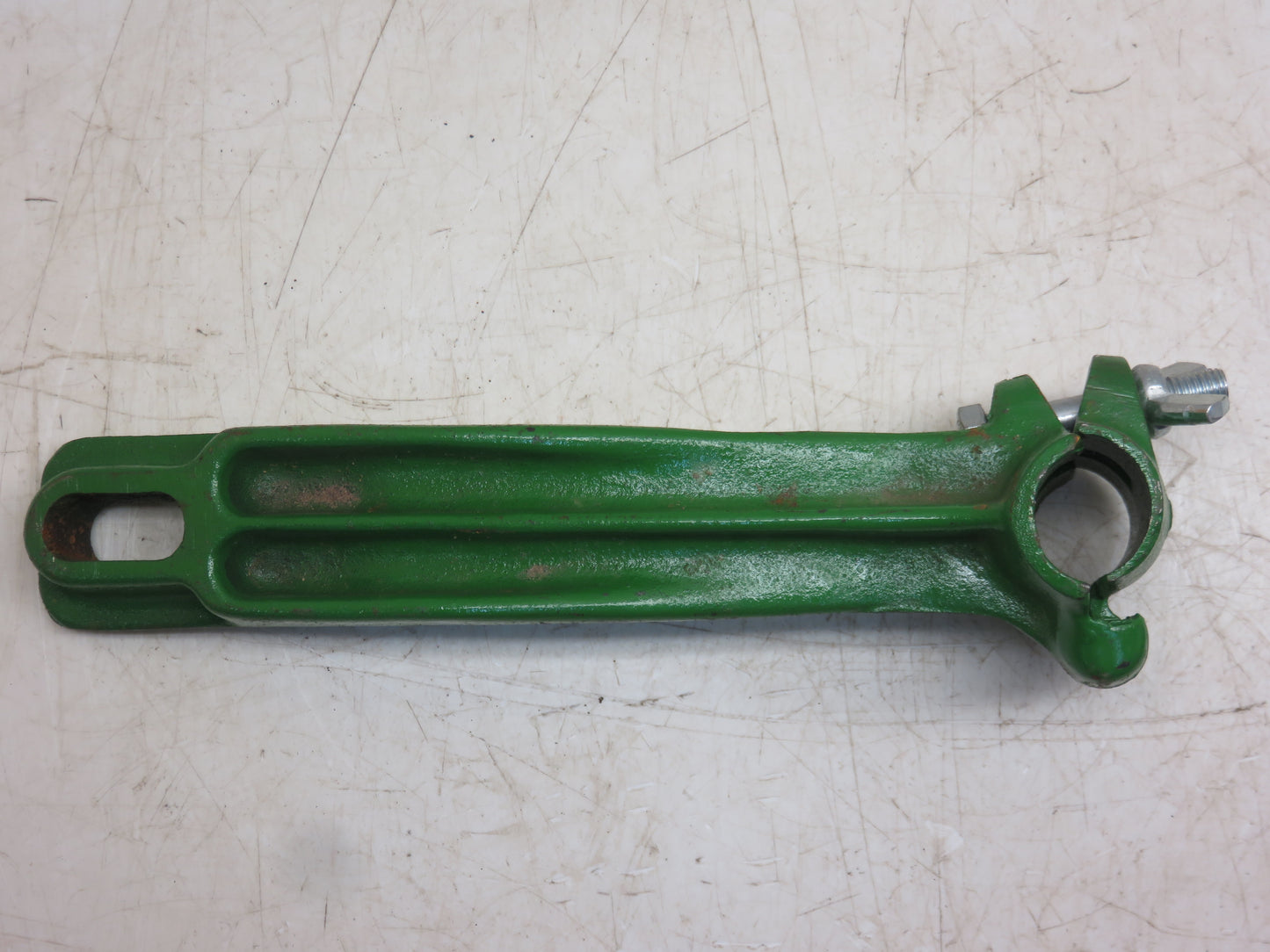 F517A John Deere Umbrella Bracket For A, AR, AO, B, BR, BO, D, G, GP, H, L, LA, LI