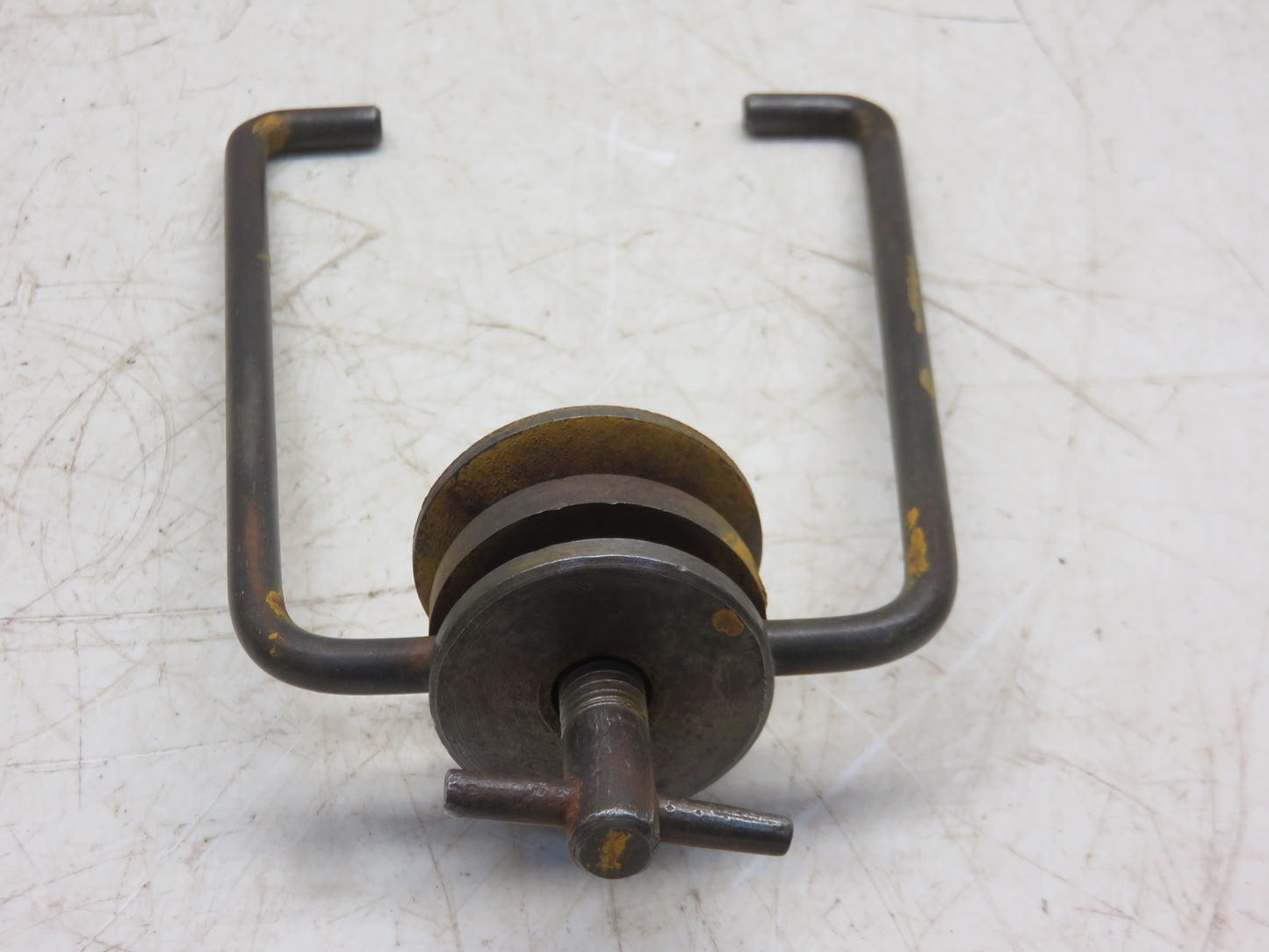 AR474R R485R John Deere Fuel Sediment Bowl Bail For R, 80, 820, 830