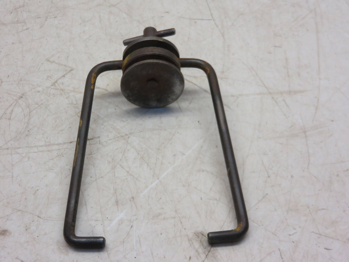 AR474R R485R John Deere Fuel Sediment Bowl Bail For R, 80, 820, 830
