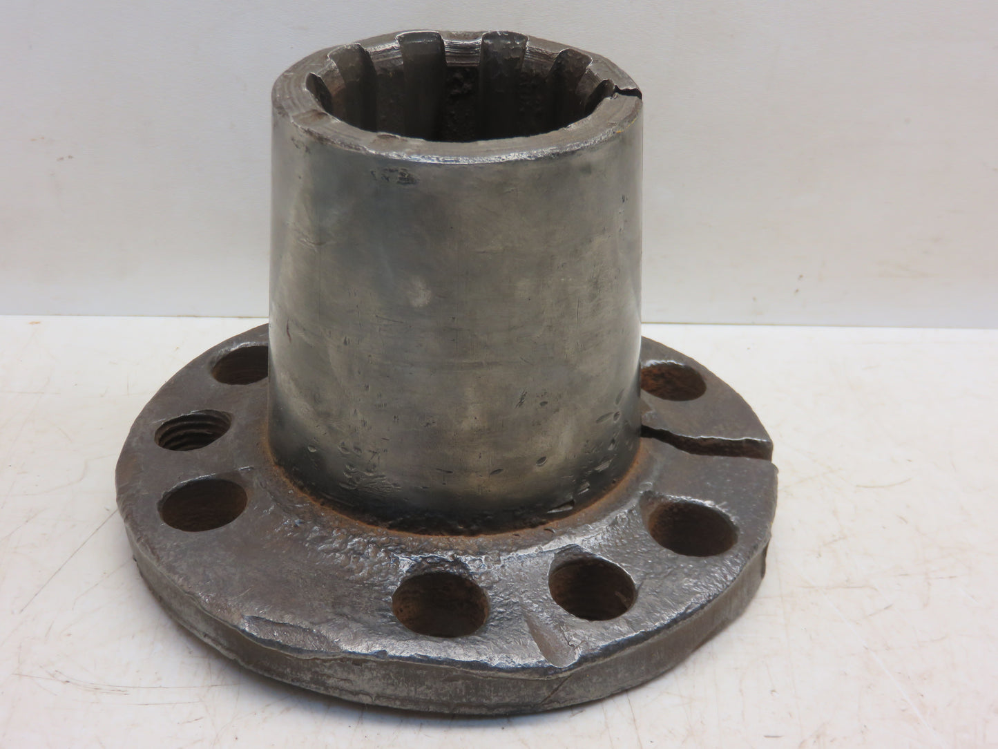 A77R John Deere Rear Axle Hub For A