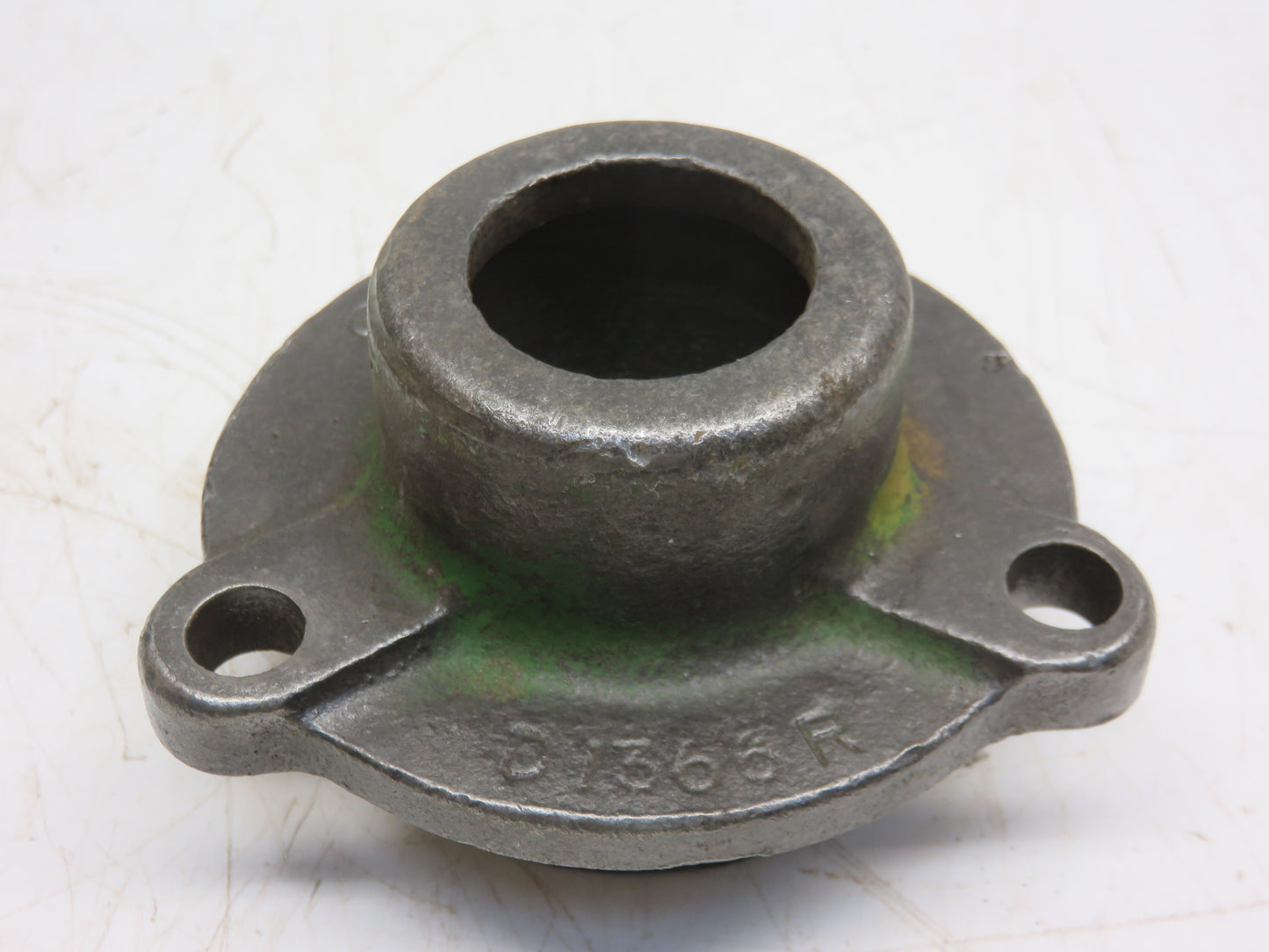 D1366R, AD796R John Deere Rear Fan Shaft Bearing Housing For D