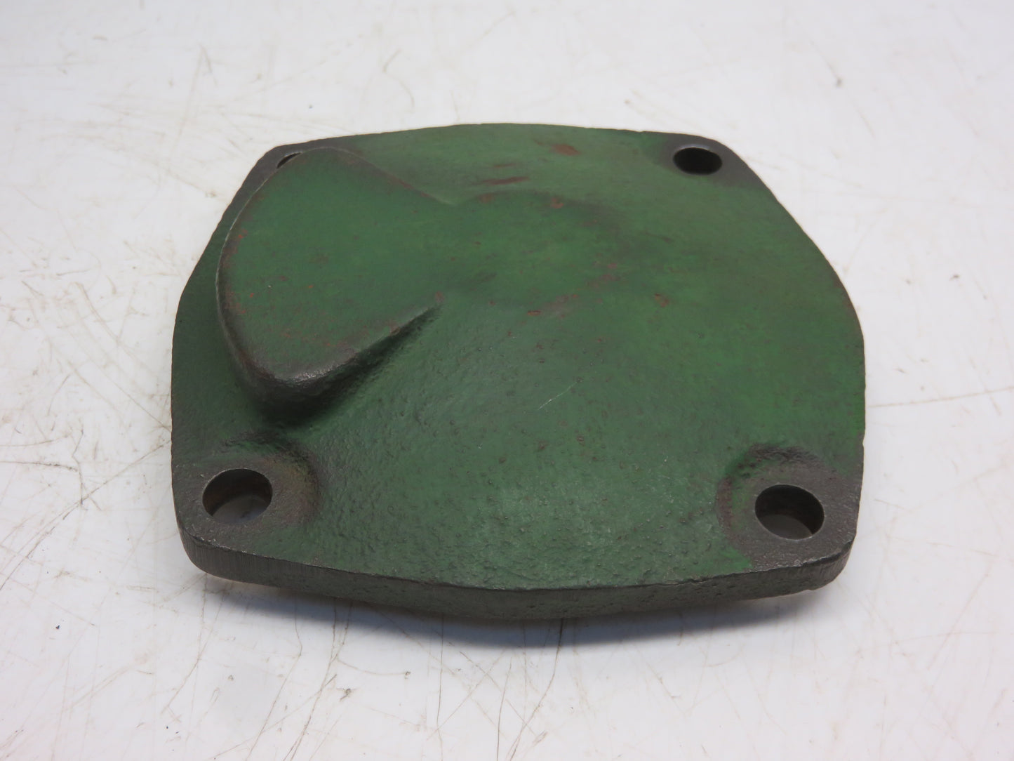 AB4236R, B283R John Deere Left Hand Governor Bearing Housing For B, BR, BO, 50