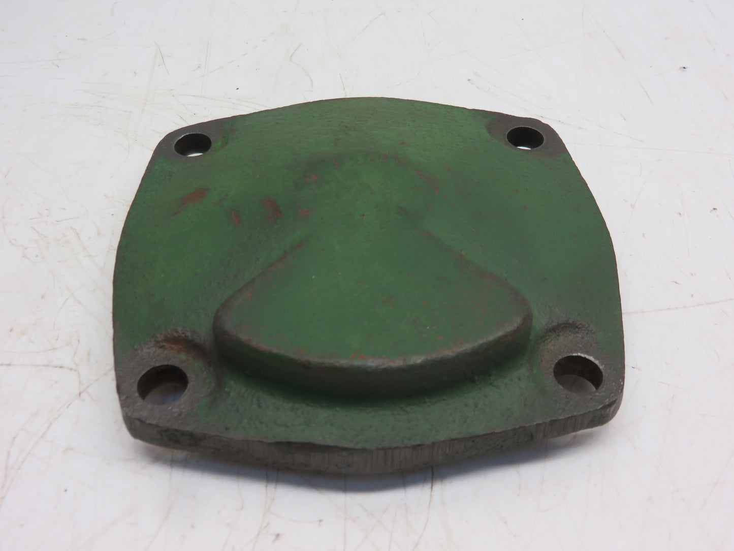 AB4236R, B283R John Deere Left Hand Governor Bearing Housing For B, BR, BO, 50