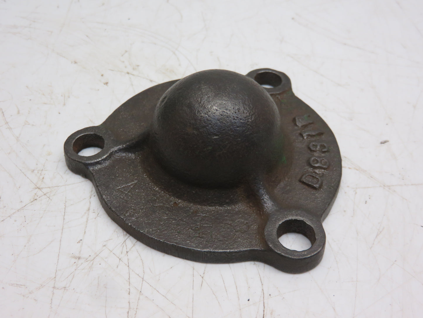 D831R John Deere Left Hand Governor Shaft Bearing Housing Cover For D