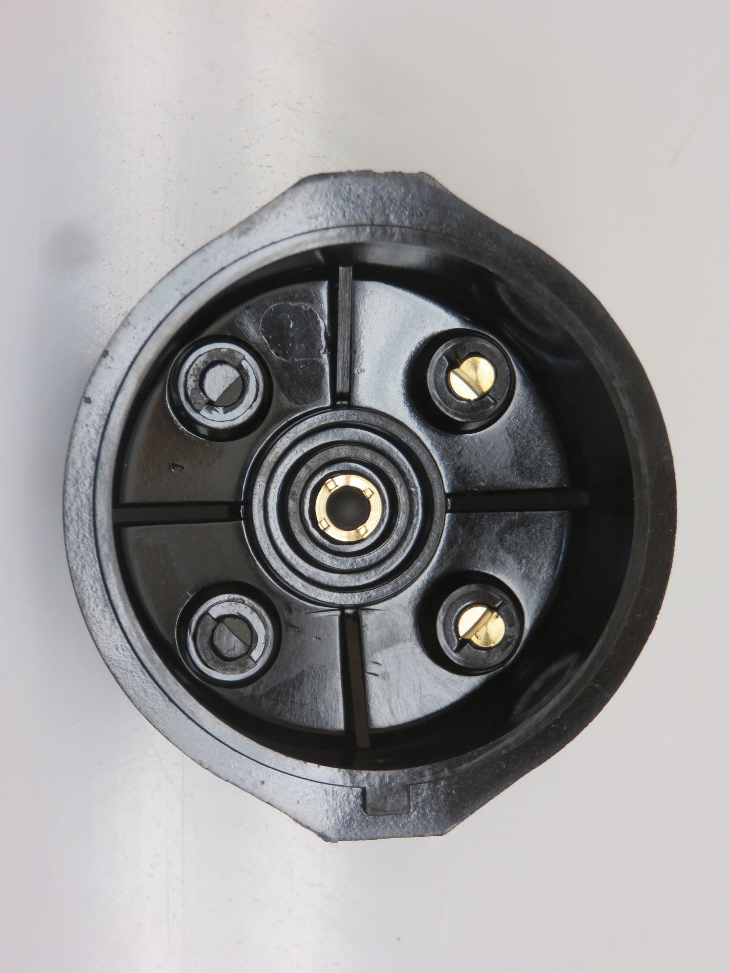 1935038 John Deere Vertical Distributor Cap For 520, 620, 720, 530, 630, 730