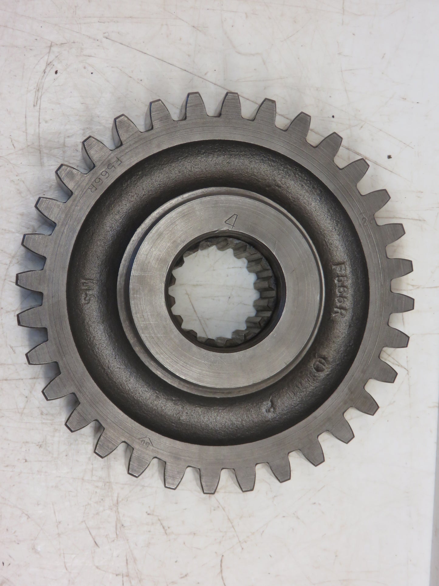 AF1231R, F566R John Deere Fifth And Sixth Speed Sliding Pinion For G