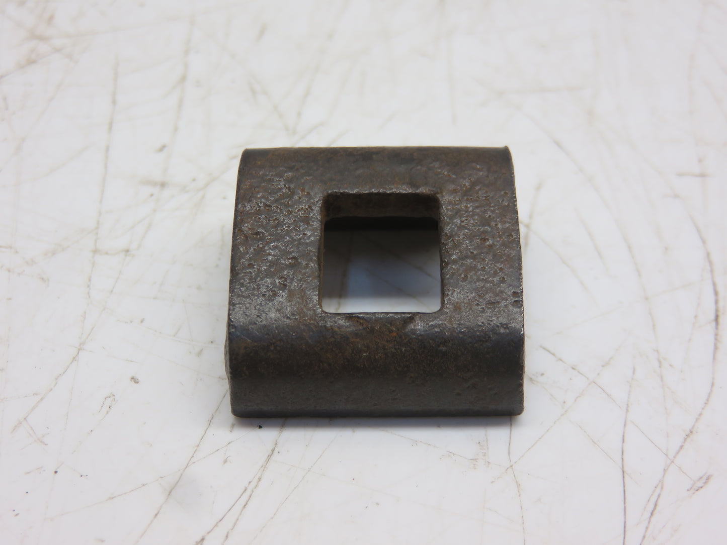 B1441R John Deere Hood And Fuel Tank Clip For A, AR, AO, B, G, H, 50, 60, 520, 620