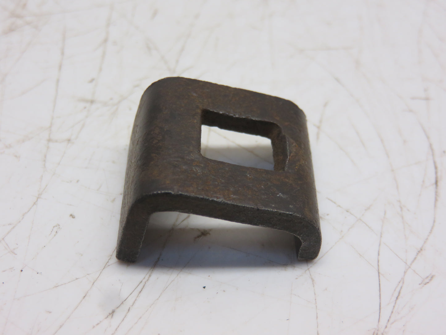 B1441R John Deere Hood And Fuel Tank Clip For A, AR, AO, B, G, H, 50, 60, 520, 620