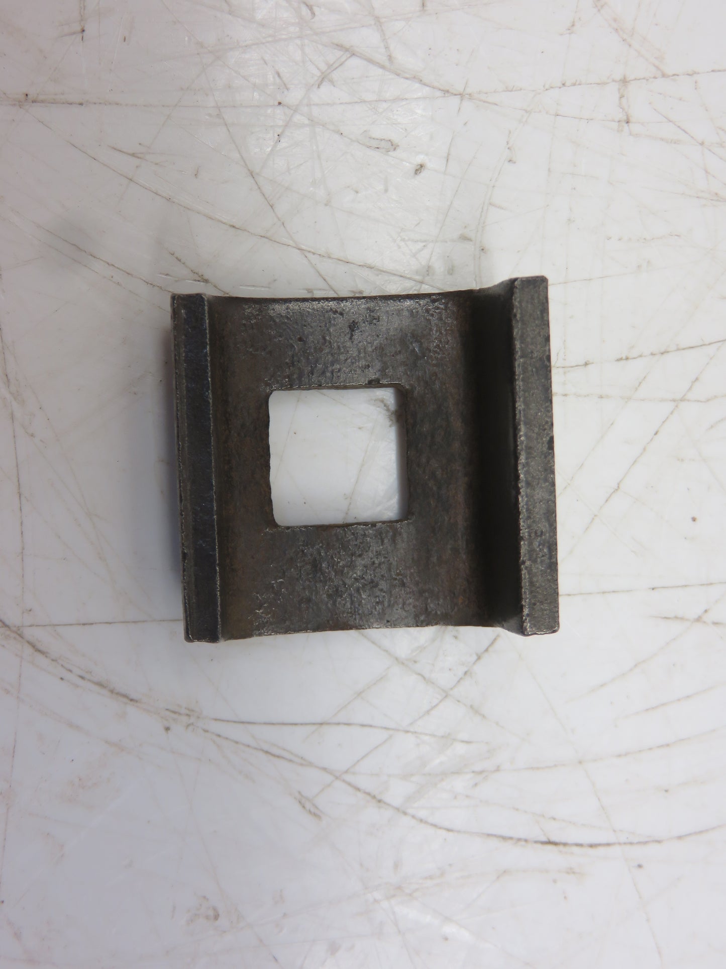 B1441R John Deere Hood And Fuel Tank Clip For A, AR, AO, B, G, H, 50, 60, 520, 620