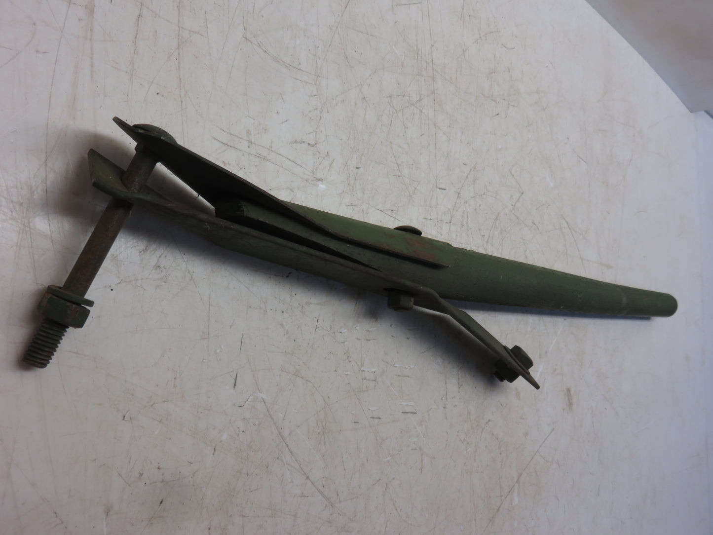 J17347, J17417, J17415 John Deere NOS Right Hand Fender Stick For 101 Corn Picker