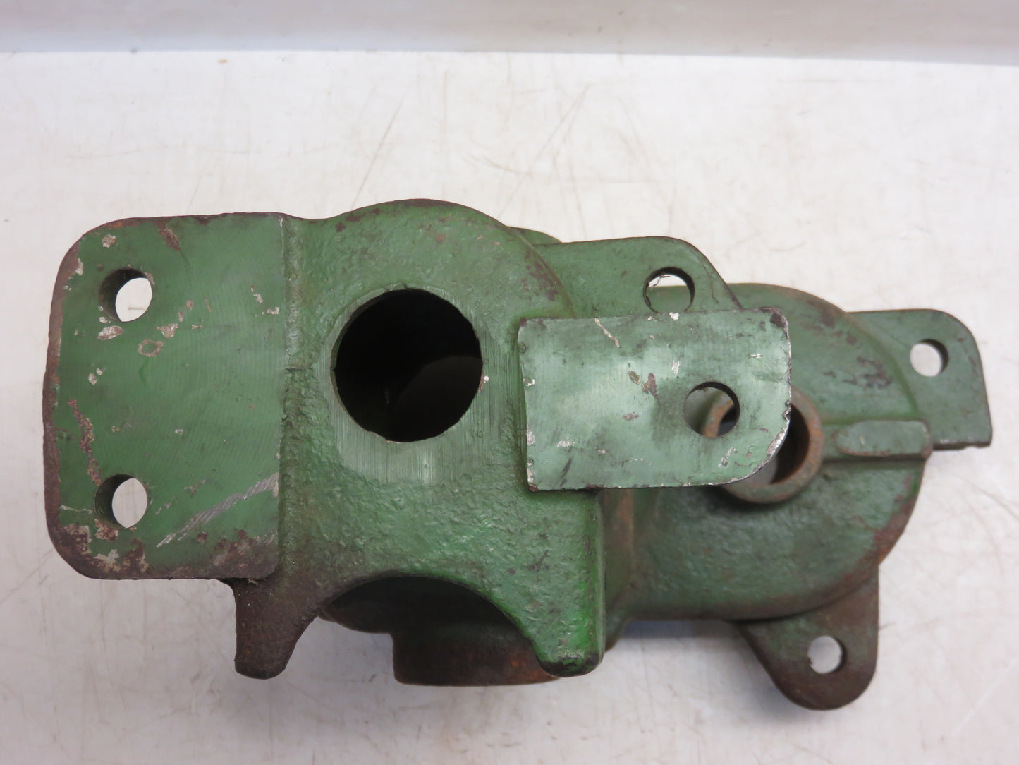 J1684N John Deere NOS Right Hand Gear Box Housing For 101 Corn Picker