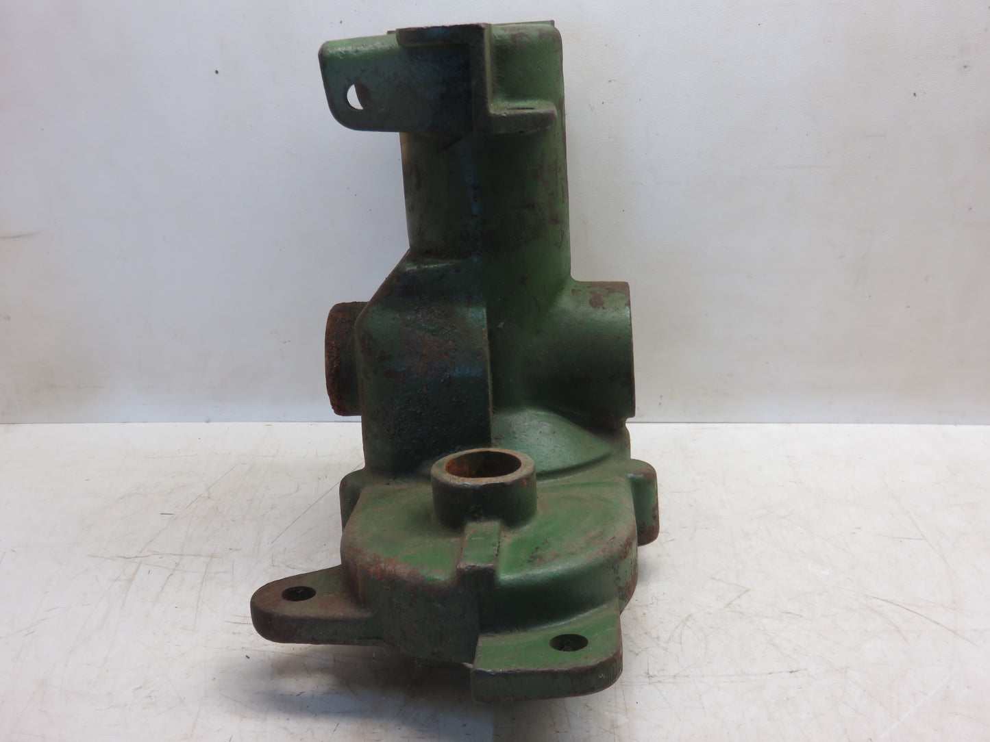 J1684N John Deere NOS Right Hand Gear Box Housing For 101 Corn Picker