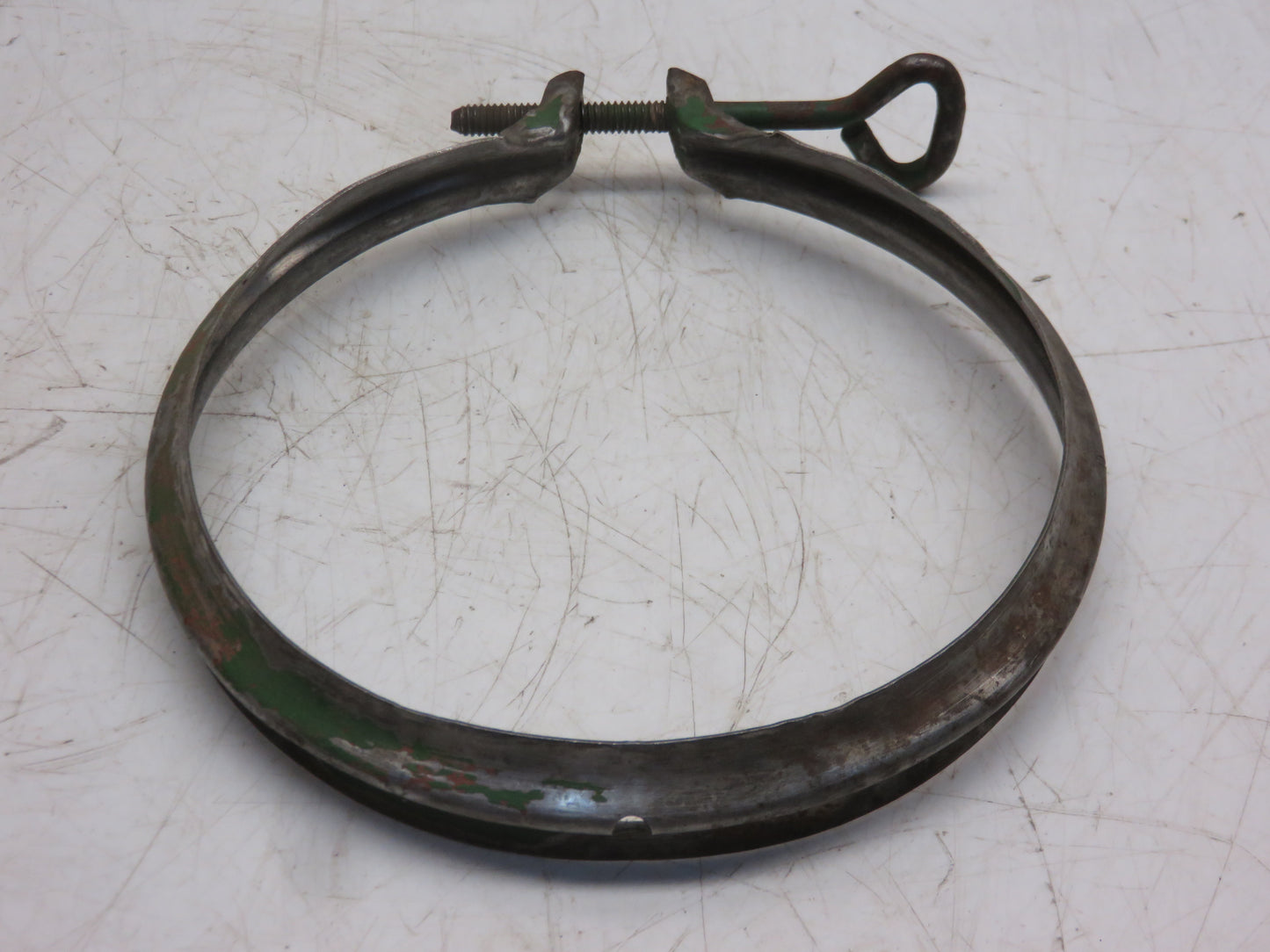 AB1629R John Deere Air Cleaner Oil Bowl Clamp For B, BO, BR, M, 40, 50, 320, 420, 520