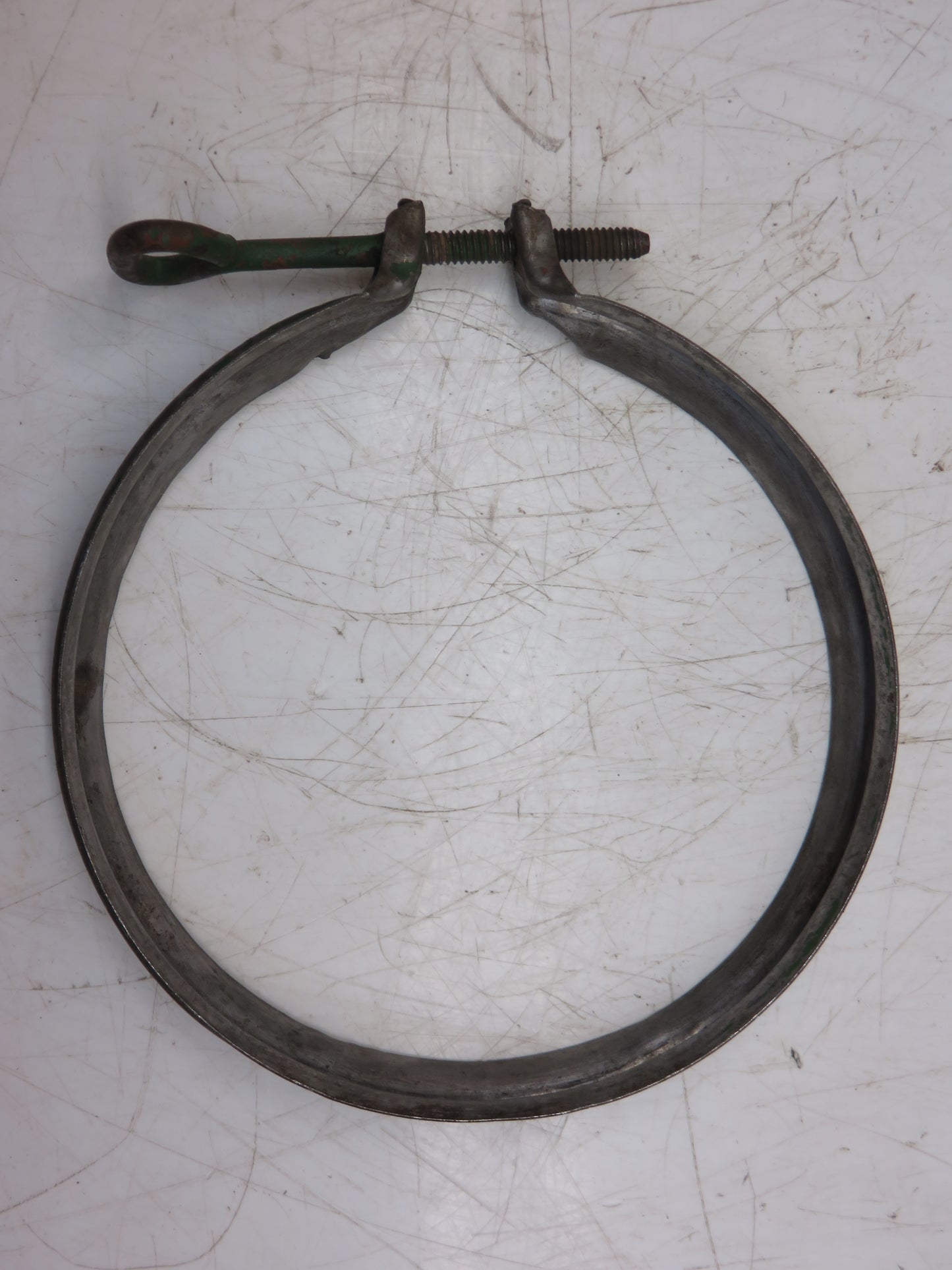AB1629R John Deere Air Cleaner Oil Bowl Clamp For B, BO, BR, M, 40, 50, 320, 420, 520