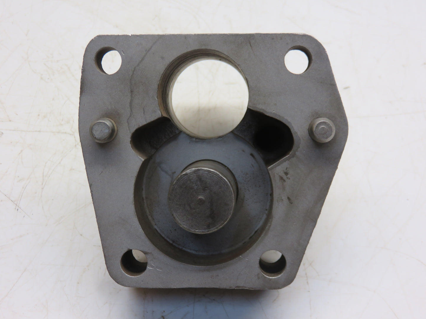 AA5666R, A4793R John Deere PTO Oil Pump Housing For 50, 60, 70, 520, 620, 720