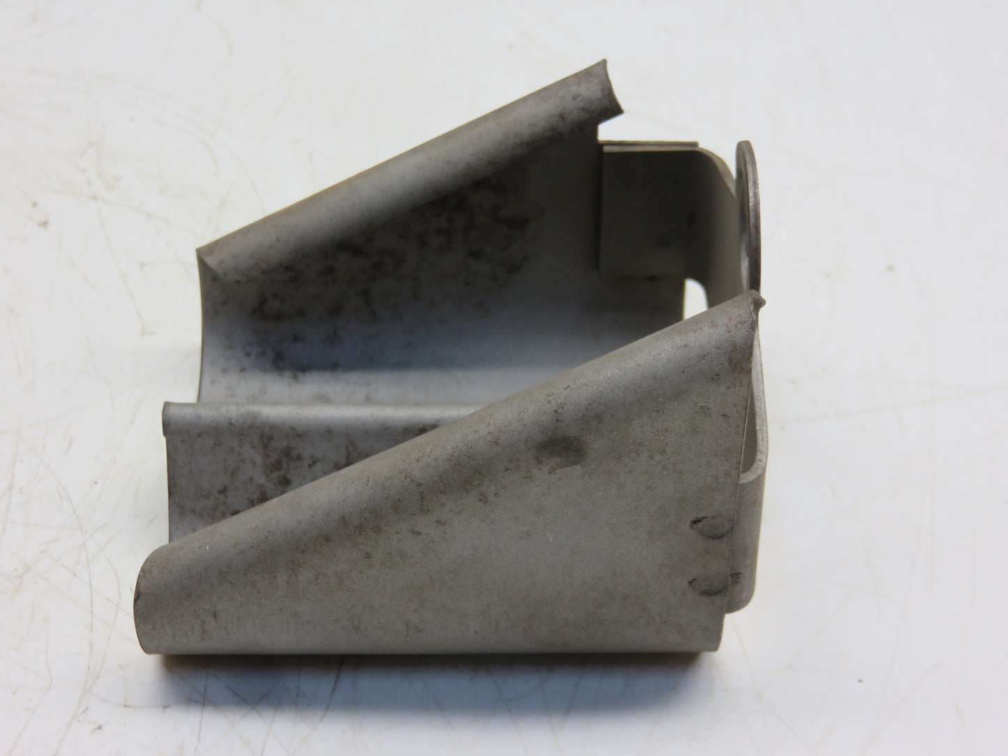 AA5328R John Deere Transmission Oil Baffle For 60, 620, 630