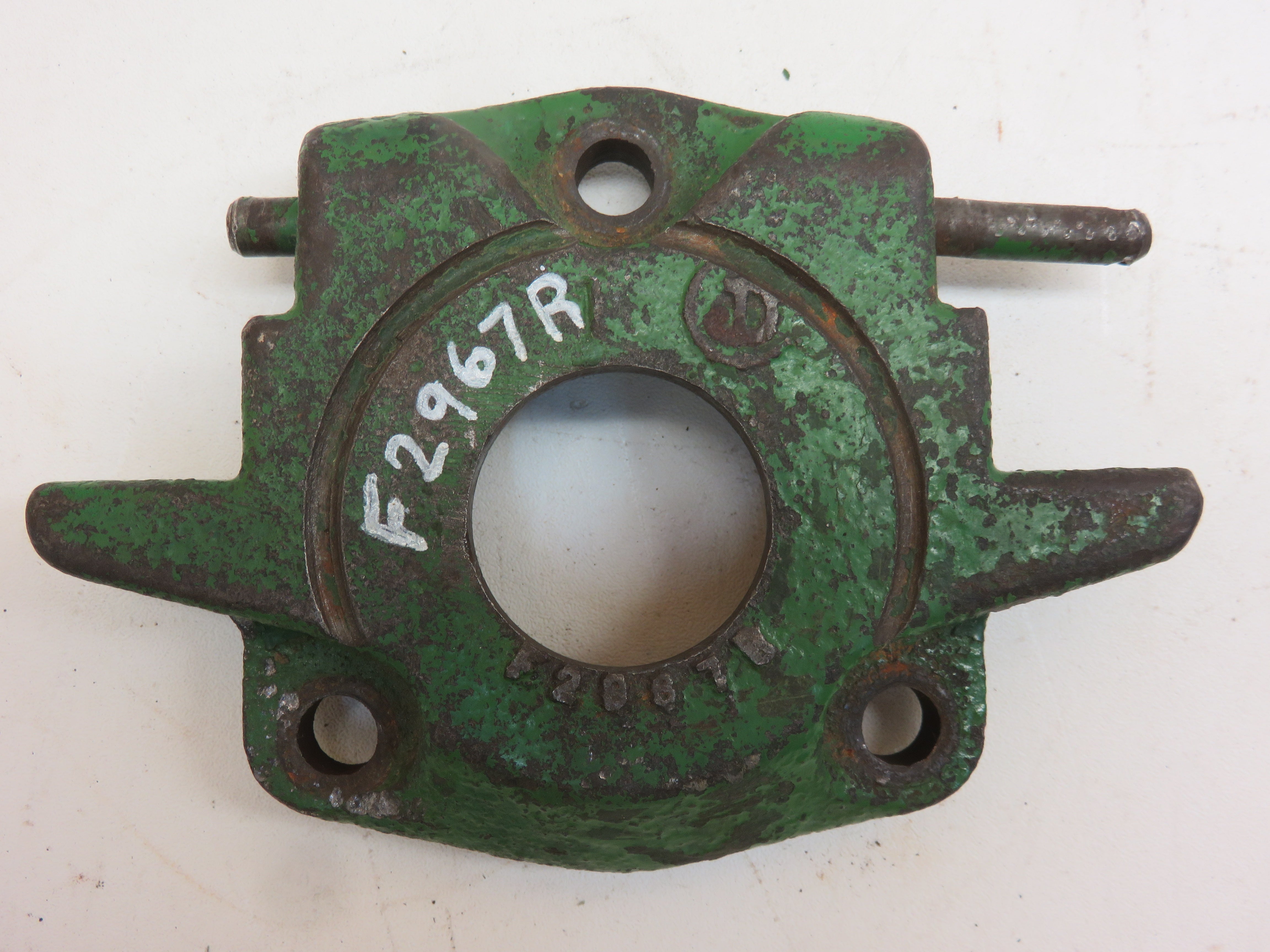 R57269 F2967R John Deere PTO Oil Seal Housing For 520, 620, 720, 530, 630, 73 ...