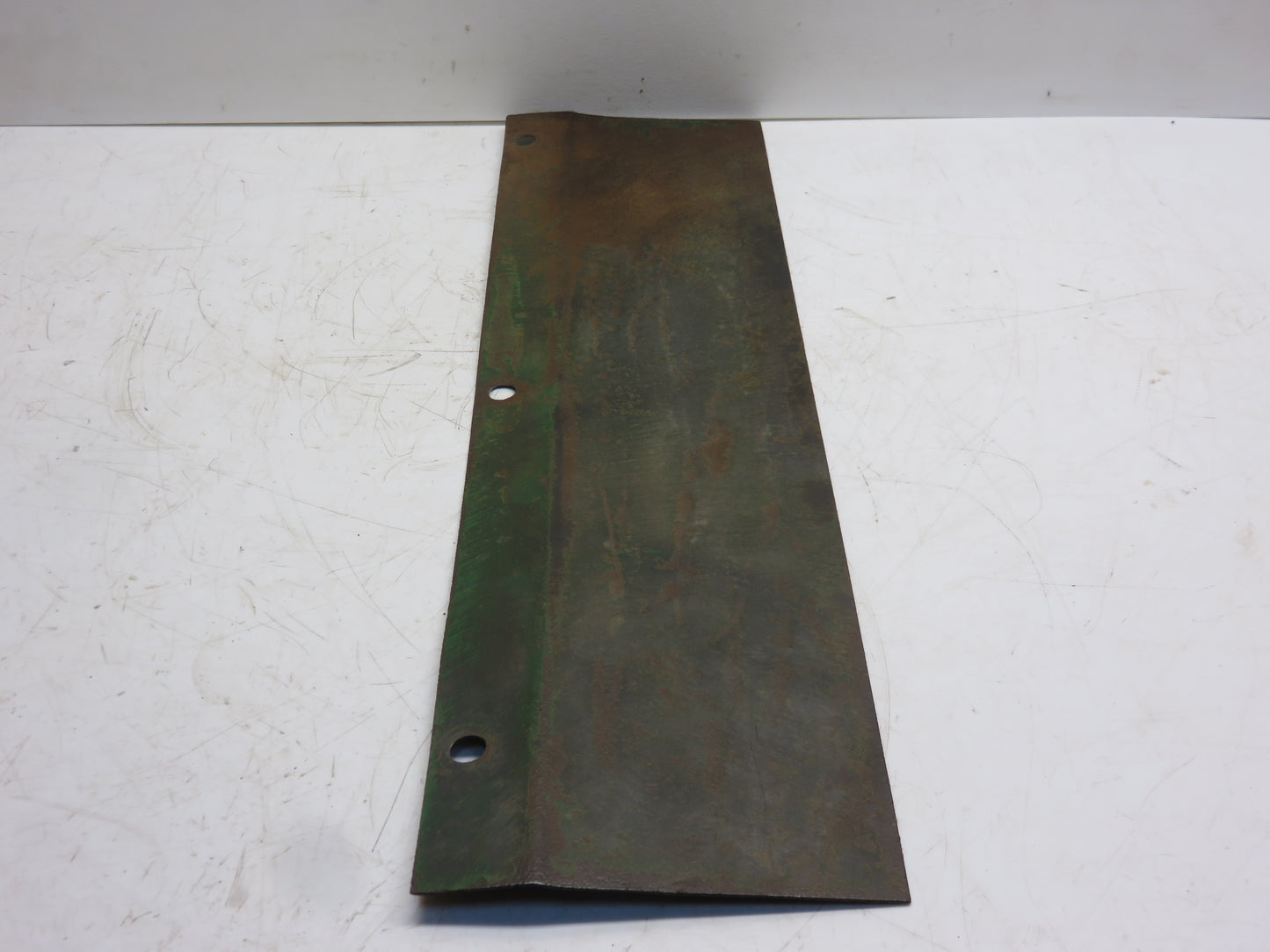 B1766R John Deere Hood Center Plate For B