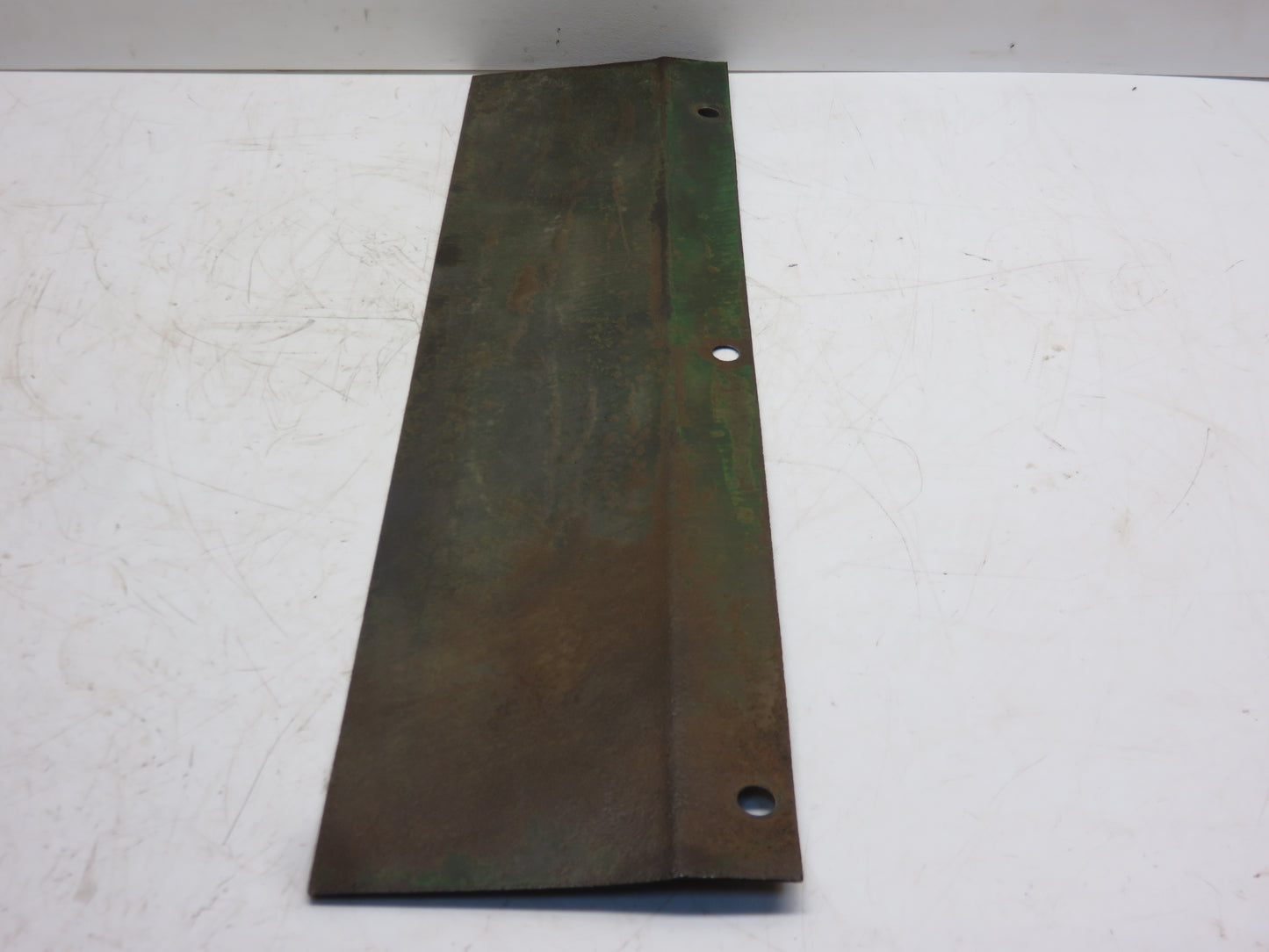 B1766R John Deere Hood Center Plate For B