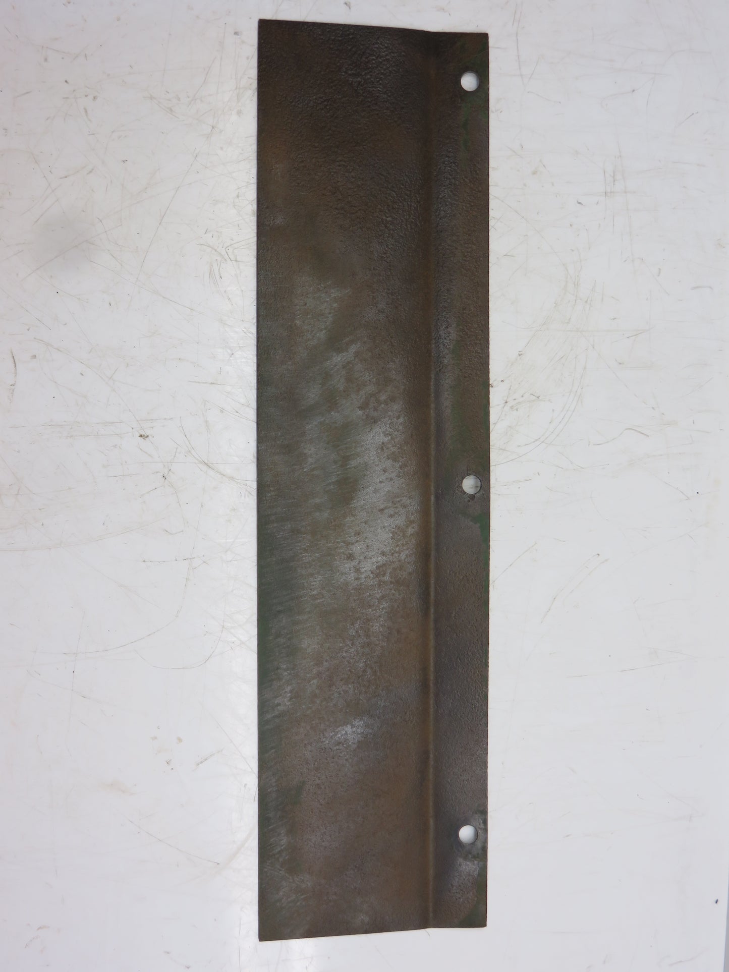 B1766R John Deere Hood Center Plate For B