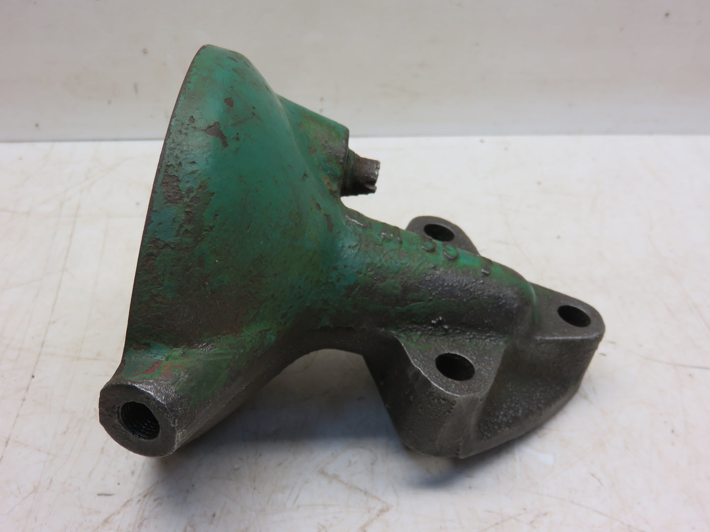 M59T, AM736T John Deere Engine Oil Filter Base For M, 40, 320, 420, 330, 430