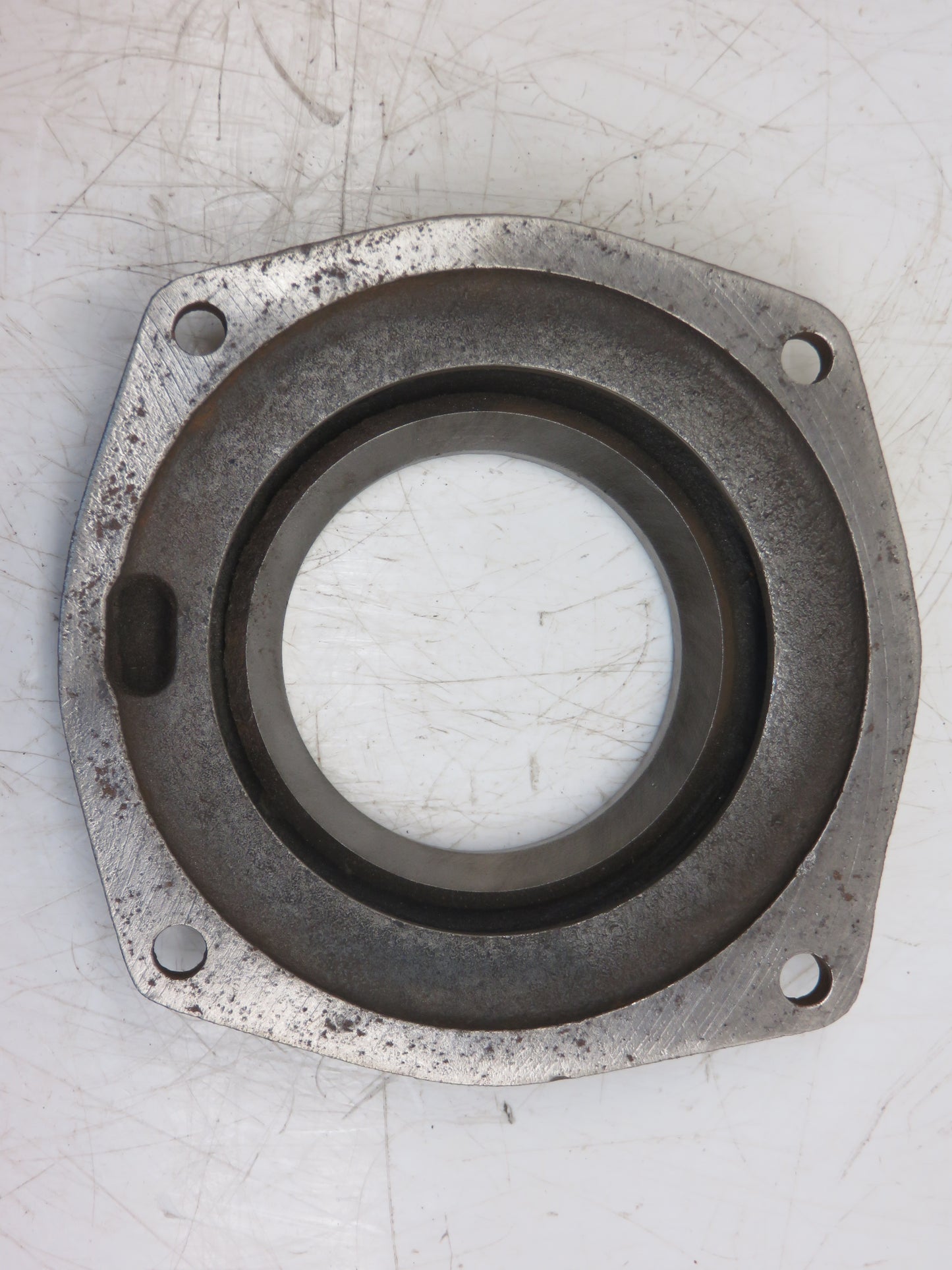 B3029R John Deere Crankshaft Oil Slinger Cover For 50, 520, 530