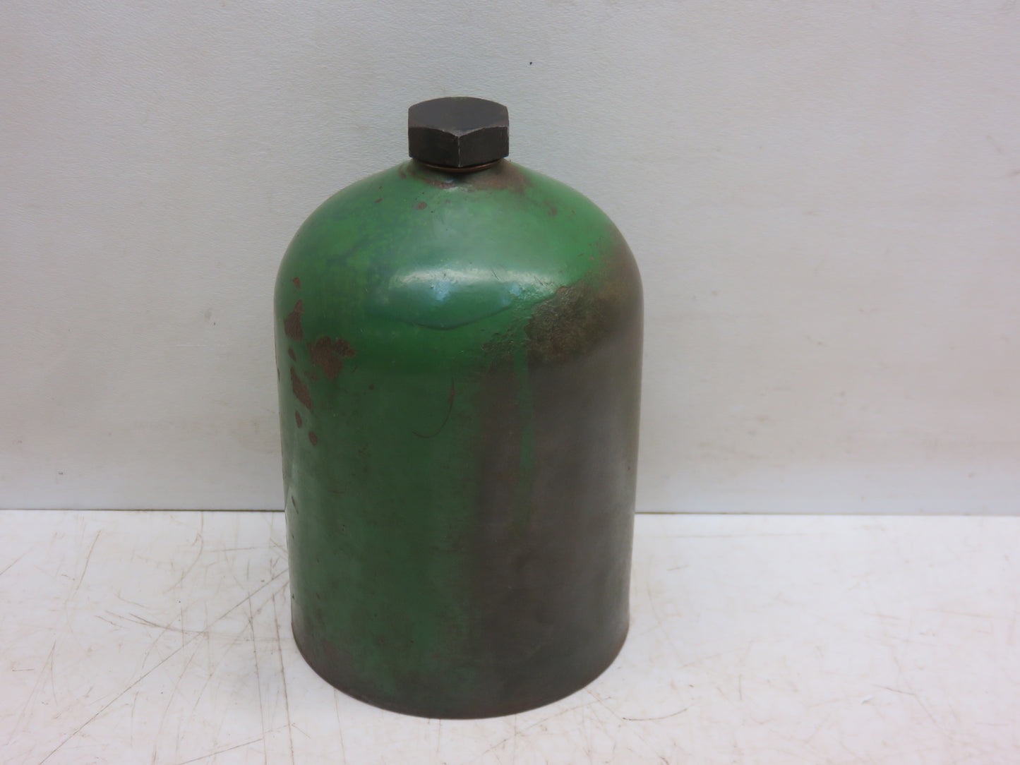 AM236T, AM738T John Deere Oil Filter Canister For M, 40, 320, 420, 330, 430, 1010