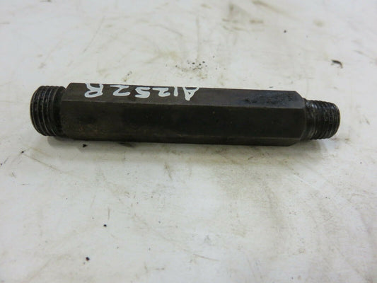 A1252R John Deere Oil Pipe To Governor Adapter Fitting For A, AR, AO