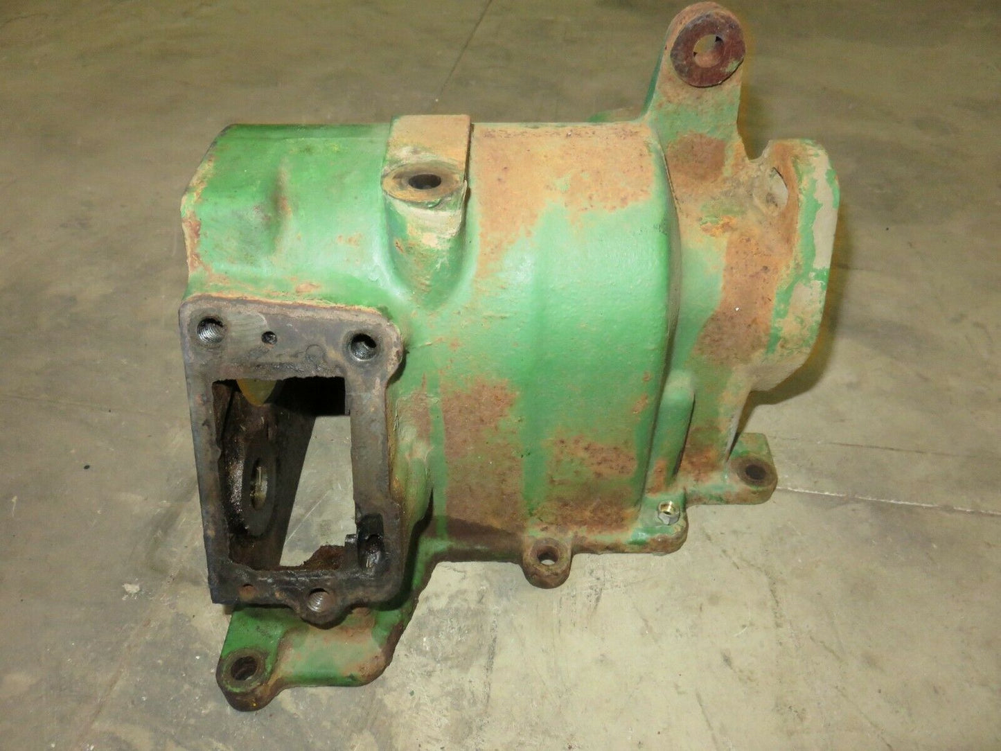 F3385R, F1188R John Deere Governor Housing For Gas 70