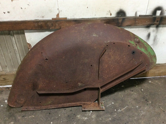 AR421R John Deere Left Hand Fender For R