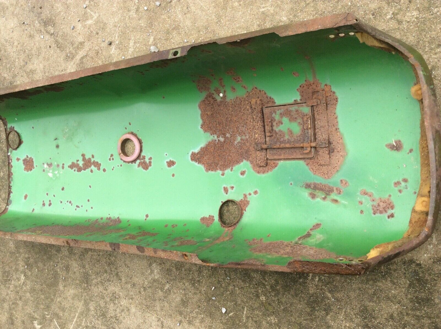 AT14176 John Deere Hood With Hole For Upright Exhaust For Gas 1010