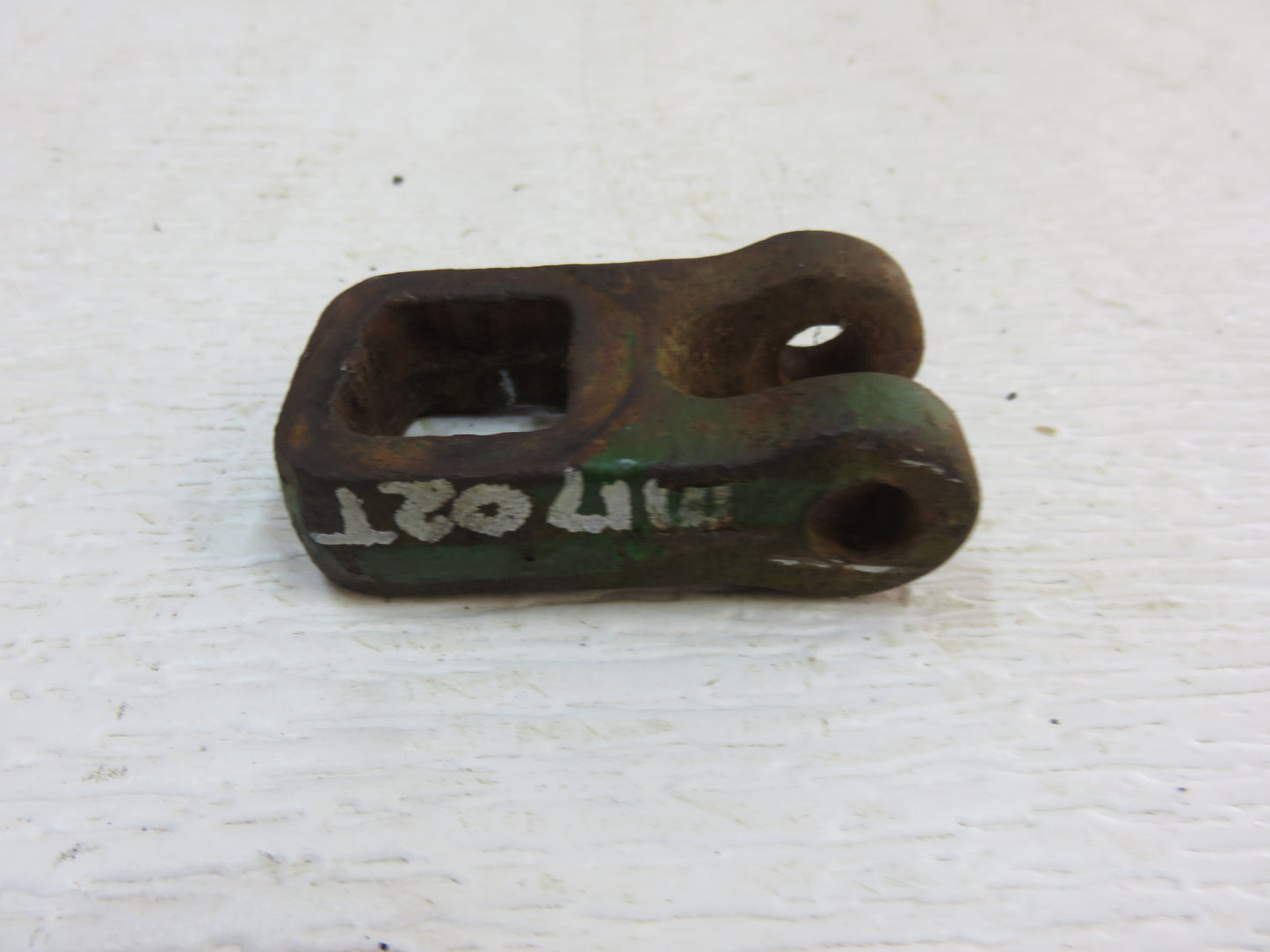 M1702T John Deere Rear Sway Chain Anchor For 40, 320, 420, 330, 430, 435, 440, 1010