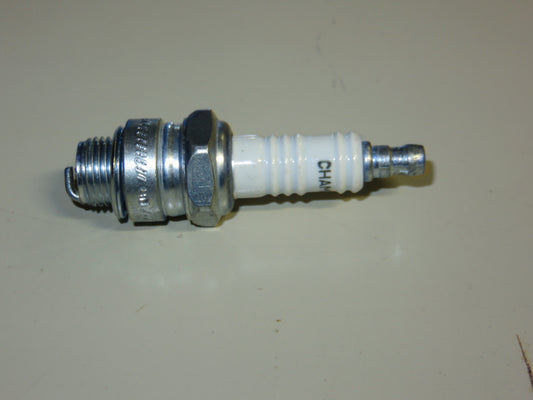 AP19170HR, J8C John Deere Champion Spark Plug For 70, 80, 720, 820, 730, 830, 840