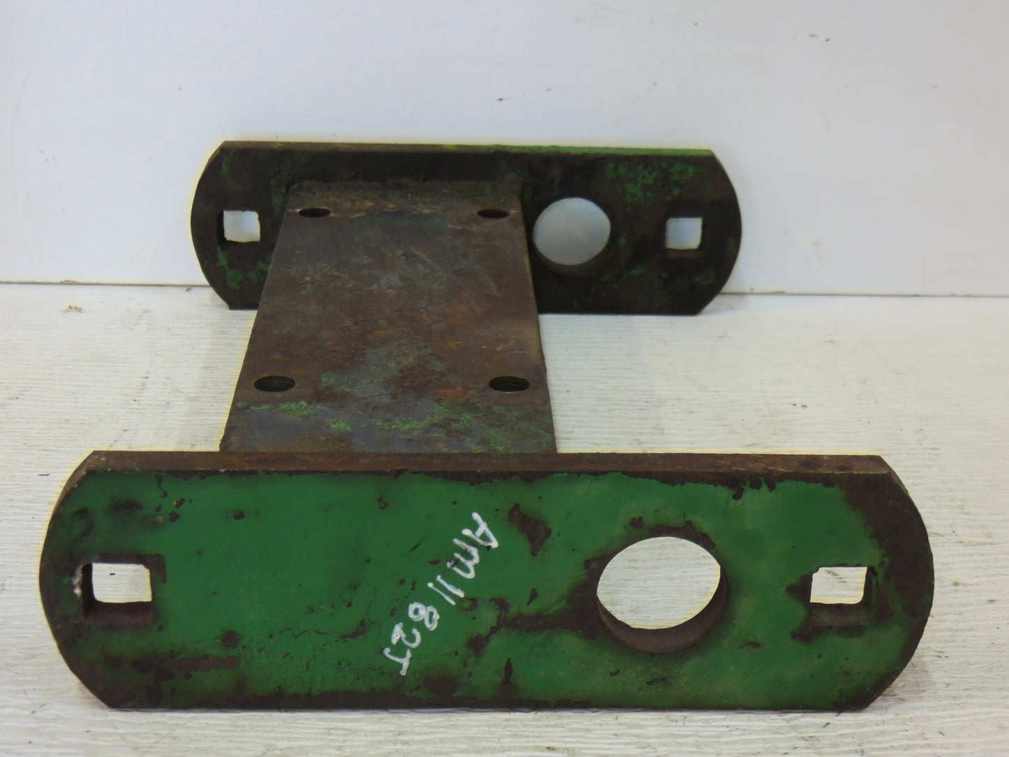 AM1182T John Deere Implement Mounting Support Bracket For MT, 40, 420, 430